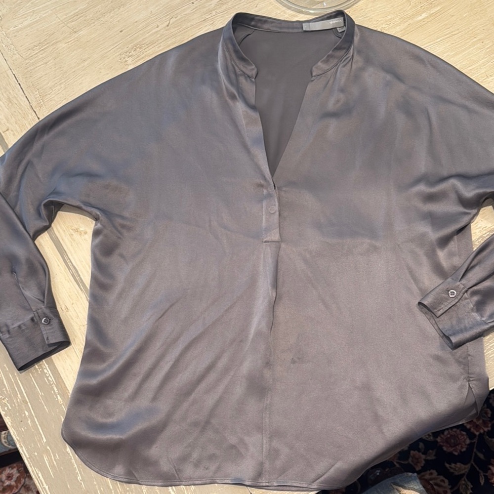 Vince Elegant Silk Gray Blouse